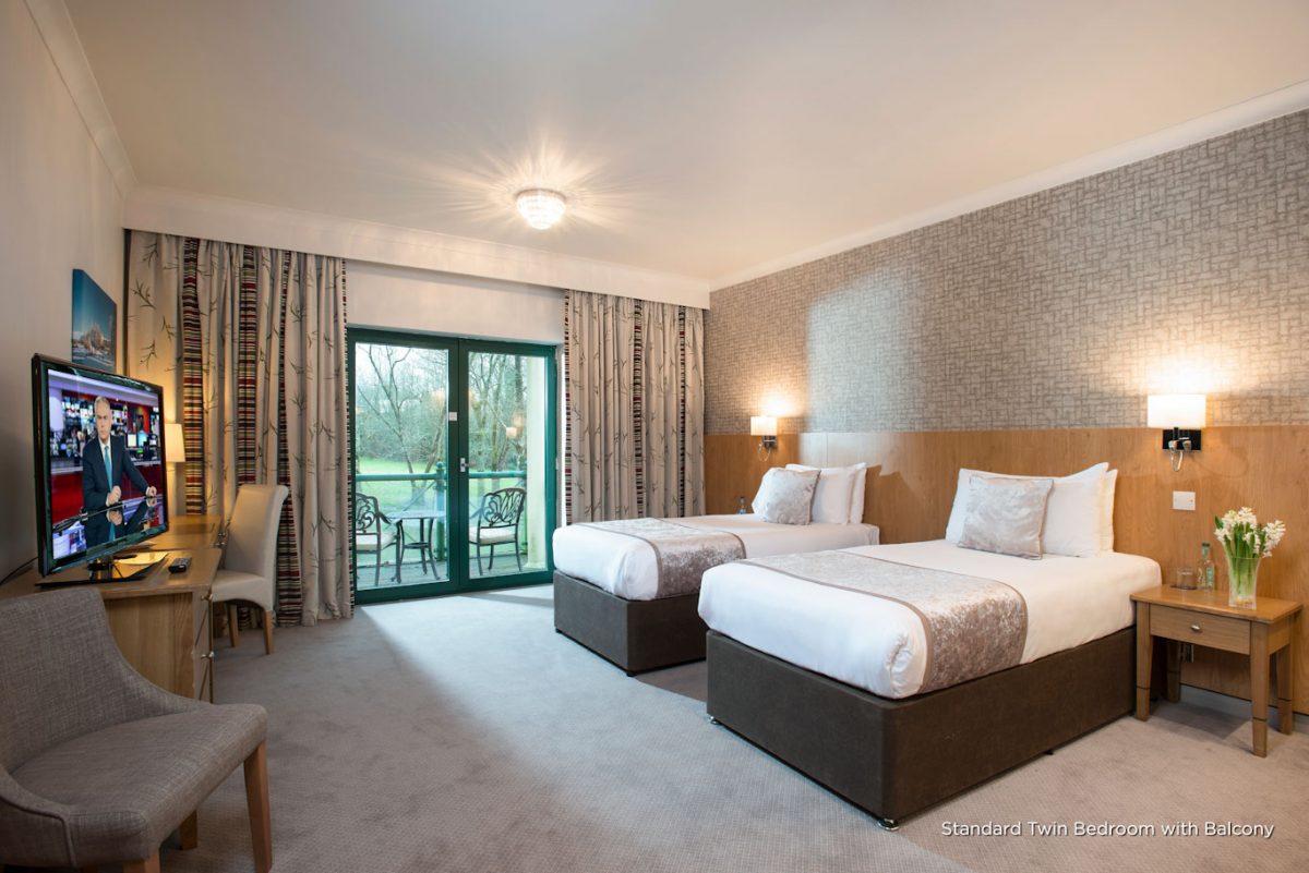 A twin bedroom at The Vale Resort, Pontyclun, Wales