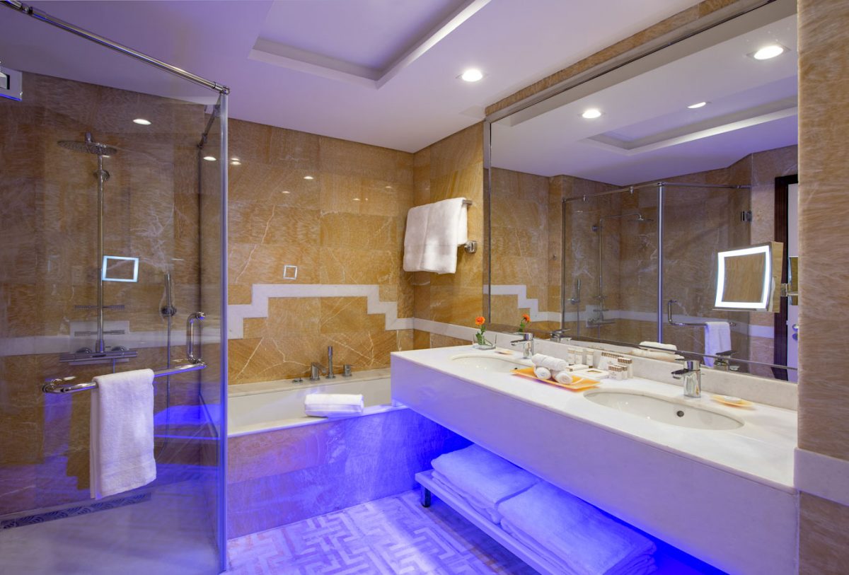 A bathroom at the Stella Di Mare Hotel, Dubai Marina