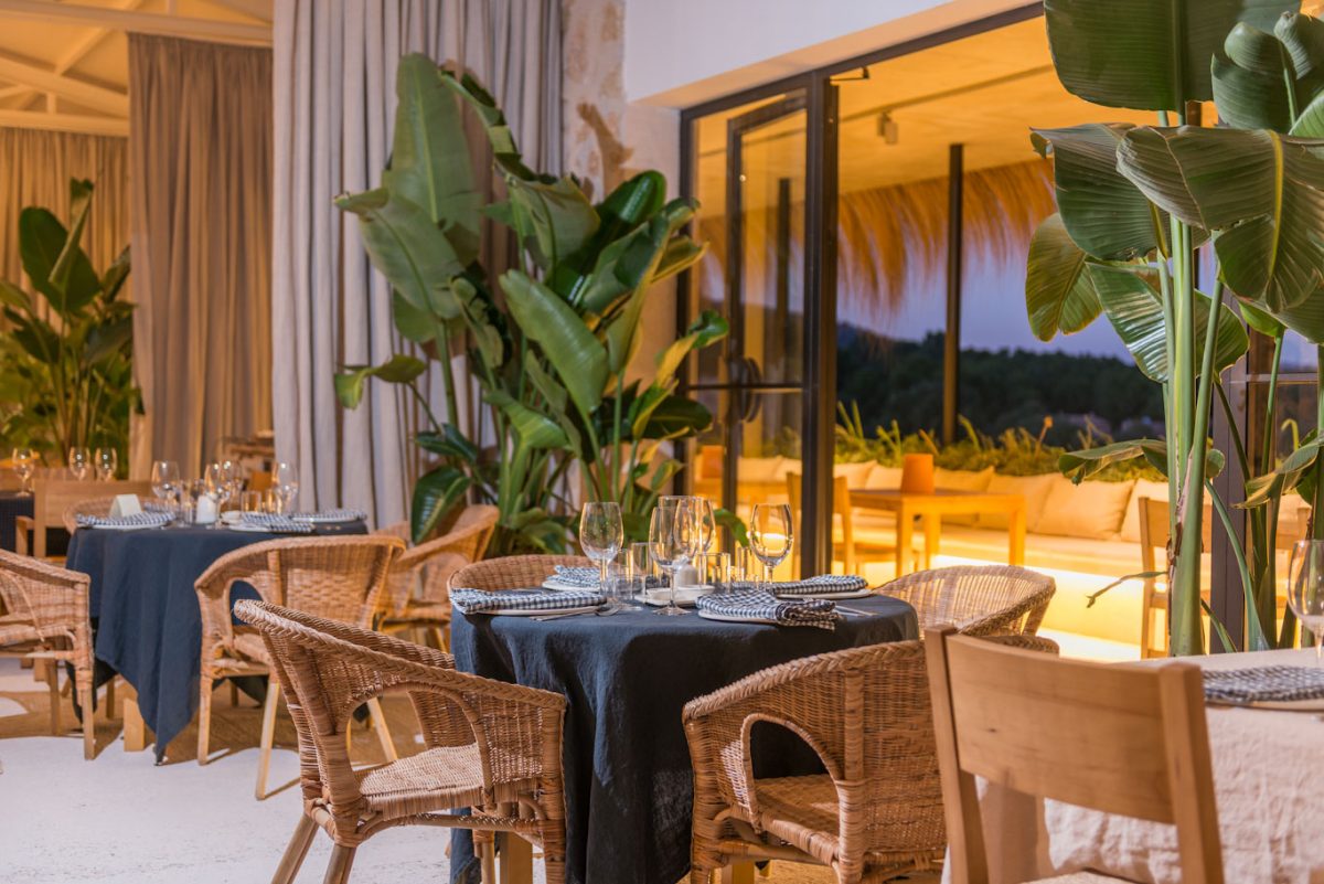 Indoor dining at the Pula Golf Resort, Son Servera, Mallorca