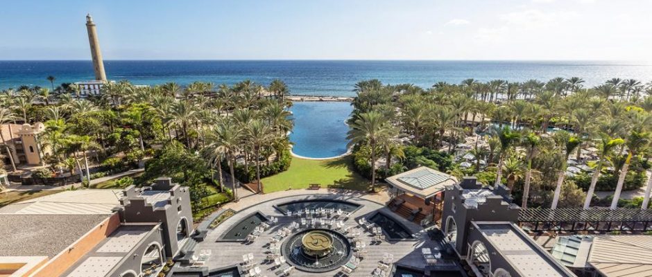 View over the infinity pool at Lopesan Costa Meloneras, Gran Canaria