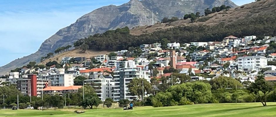 The dramatic backdrop to Metropolitan Golf Course, Cape Town, South Africa