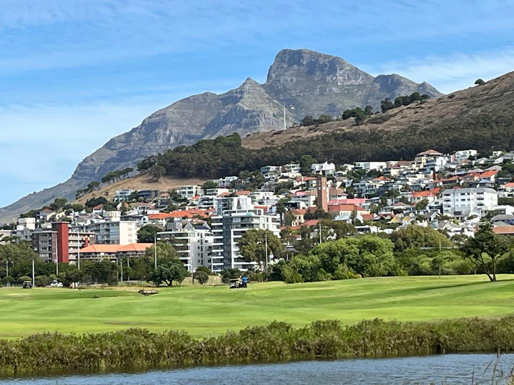 The dramatic backdrop to Metropolitan Golf Course, Cape Town, South Africa