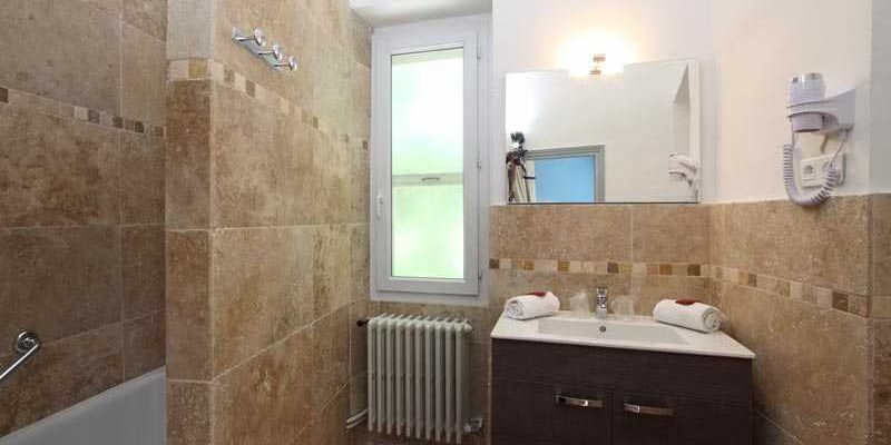 Bathroom at Chateau de Servanes, Les Baux de Provence, France. Golf Planet Holidays