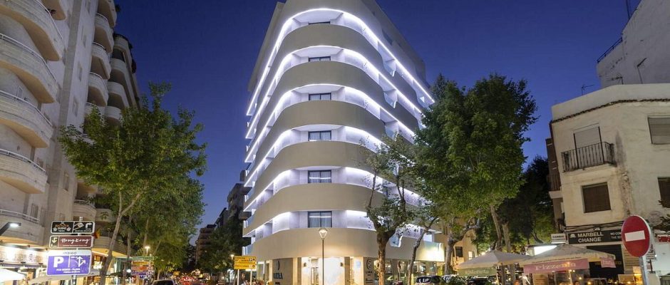 In the heart of the town at Lima Hotel, Marbella, Costa del Sol, Spain. Golf Planet Holidays