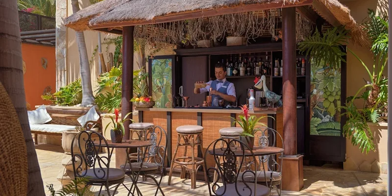 The outdoor bar at Royal Garden Villas, Tenerife. Golf Planet Holidays.