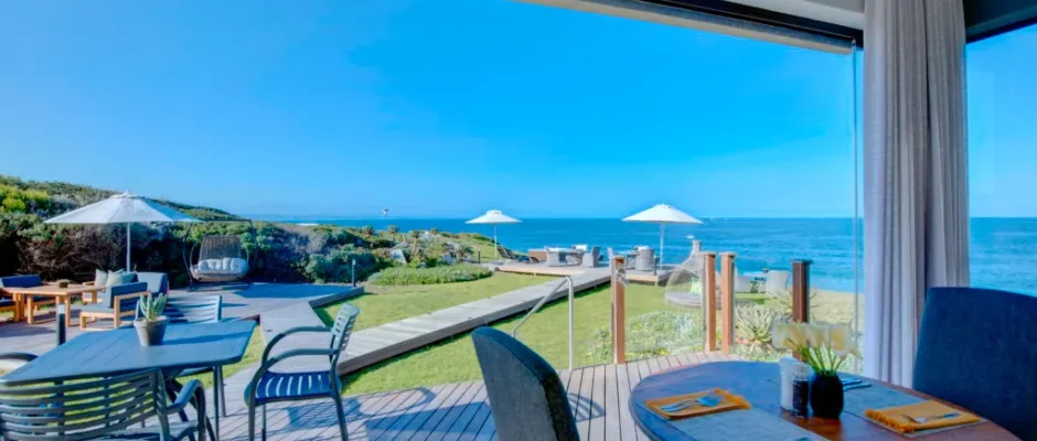 Dining out by the ocean at African Oceans Manor, Mossel Bay, South Africa. Golf Planet Holidays.