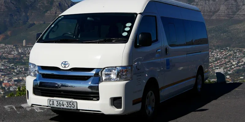 Your private tour bus on a sightseeing trip around the Western Cape with Golf Planet Holidays