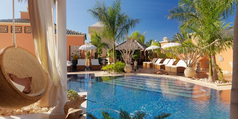 The large pool at Royal Garden Villas, Tenerife. Golf Planet Holidays.