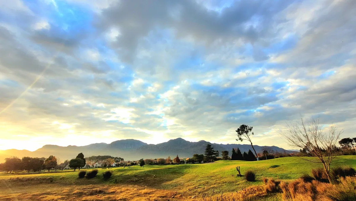 Big skies at Paarl Golf Club, near Stellenbosch, South Africa. Golf Planet Holidays