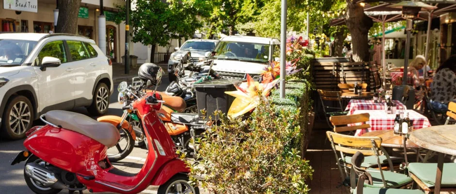 Enjoy the village feel of Stellenbosch, staying at the Oude Werf Hotel. Golf Planet Holidays.