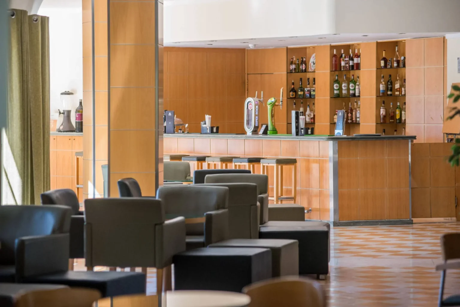 The lounge bar at Vila Gale Marina, Vilamoura