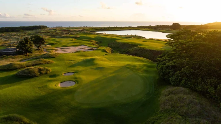 Le Chateau & La Reserve golf courses, Heritage Resort